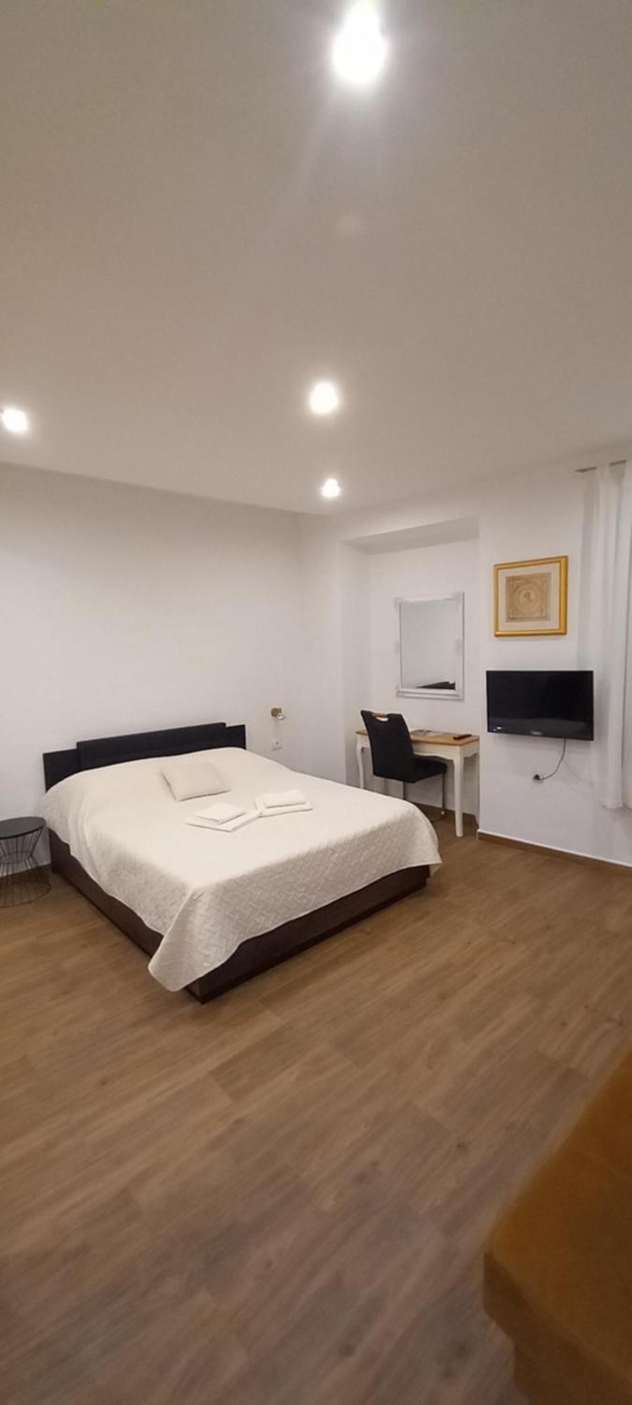 Studio Apartment Josip Сплит Екстериор снимка